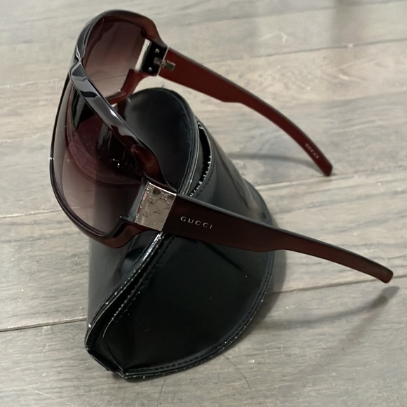 Y2K Vintage Gucci Sunglasses with Case - Picture 4 of 9
